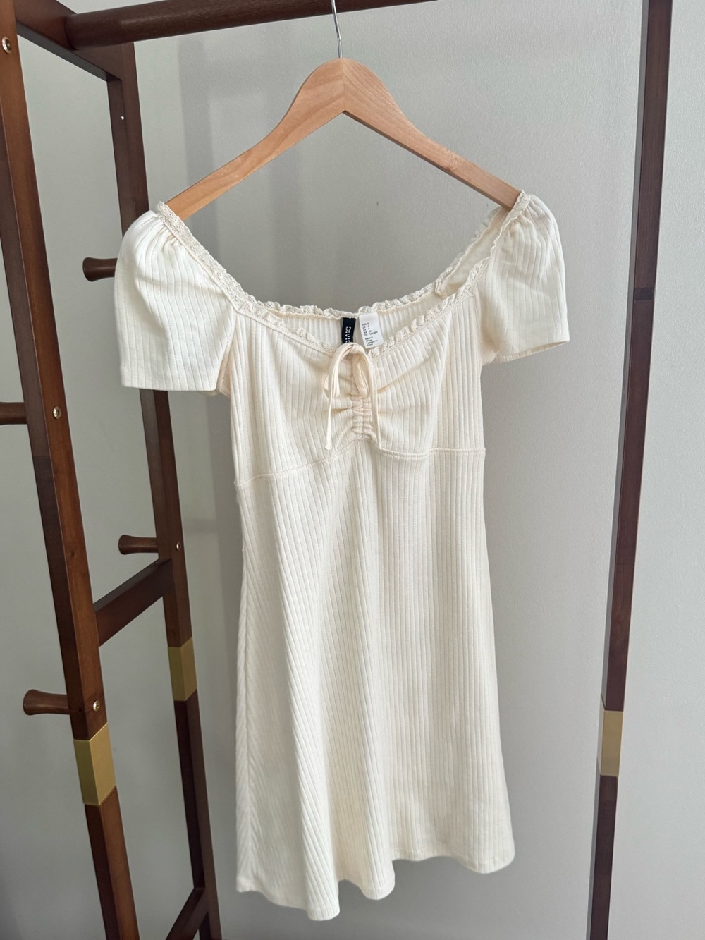 H&M Cream Ribbed Mini Dress Lace Trim Ruched Bust Size Small